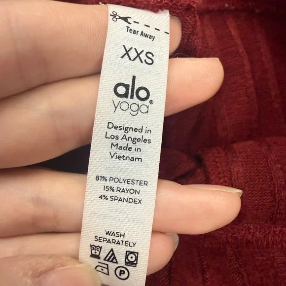 Alo Yoga | Ribbed High-Waist Short - Picture 3 of 4